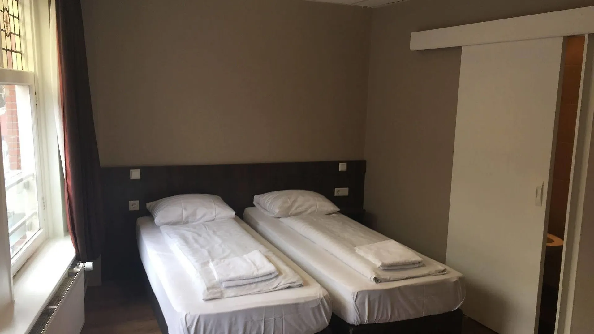 Hotel Damrak Inn Amsterdam 2*,  Netherlands