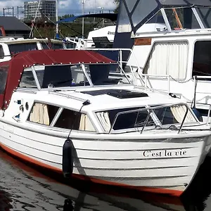 Botel Motor Yacht Almaz